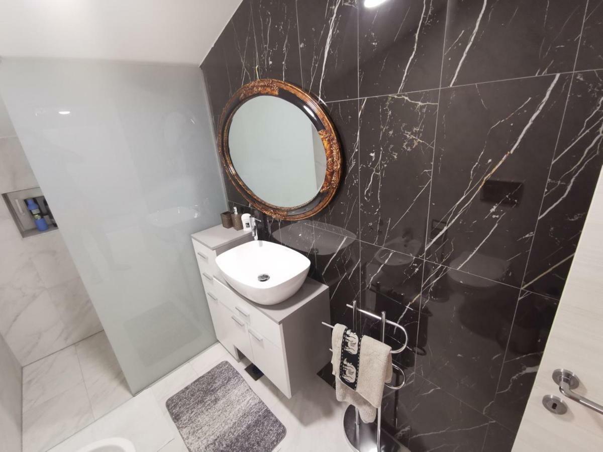 Premium Two-Bedroom Apartment Viskovo Екстериор снимка